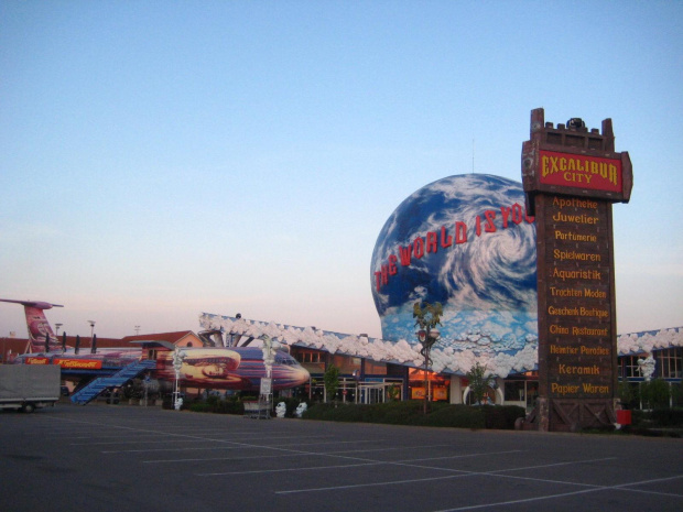 Excalibur City-Znojmo,miasto seksu i biznesu na granicy czesko-austriackiej.Była strefa bezcłowa