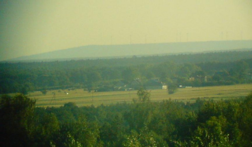Hałda Kamieńsk widziana z Góry Sławno. ODLEGŁOŚĆ: 51 km #HałdaKamieńsk #GóraSławno #panorama