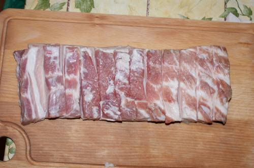 Boczek surowy ok. 1,2 kg szer. ok.14 cm, ponacinany