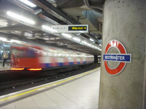 Stacja Westminster metra Londyńskiego #DistrictLine #LiniaMetraDistrictLine #London #MetroLondyn #StacjaMetra #StationWestminster #tube #underground #Westminstere