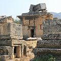 Hierapolis, Nekropola północna - chorzy tak licznie przybywający do leczniczych źródeł Pamukkale nie zawsze wracali do domów po odbytej kuracji... Jeden z największych cmentarzy Anatolii