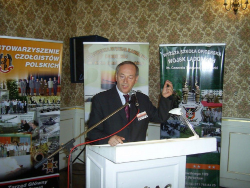 Na zakończenie konferencji głos zabrali:: profesor Akademii wrocławskiej #Militaria #Konferencja #Osoby