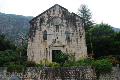fasada kościoła w kotorze