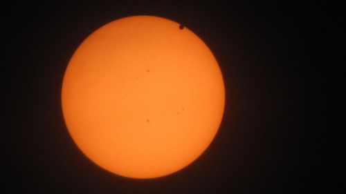 Tranzyt Wenus na tle tarczy słonecznej .