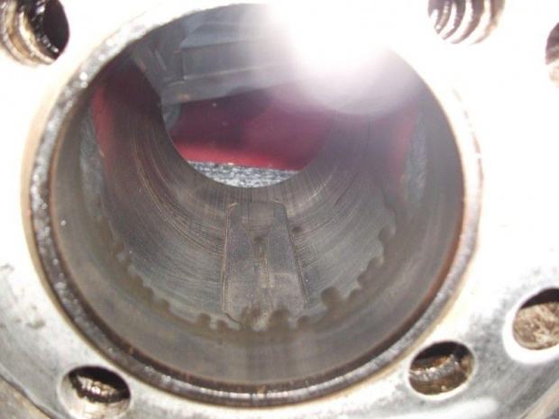 425S - awaria sworzeń-tłok-cylinder.3