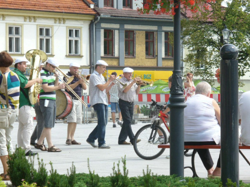 orkiestra na rynku w Wadowicach