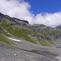 Alpejskie hałdy na szlaku na Tarasy Dinozaurów
