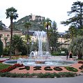 Arco, Włochy #zamek #Arco #wlochy #włochy #kwiaty #DywanKwiatowy #fontanna