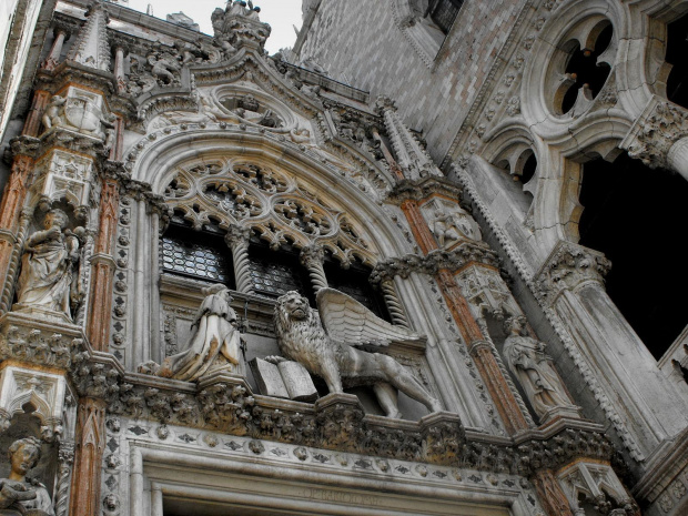 fragment elewacji bazyliki św.Marka #Rzym #Wenecja #Włochy
