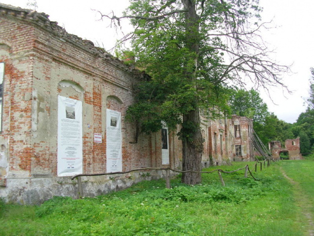 Gładysze (warmińsko-mazurskie) - pałac