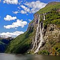 Norwegia -Geirangerfjord.
Przepiekne miejsce i jak bede miala okazje to napewno tam wroce:)