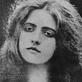Jadwiga Smosarska, aktorka. Kadr z filmu " O tym się nie mówi "_1924 r.