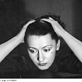 Janina Piaskowska, aktorka. Zdjęcie wykonano w atelier_1930-1939 r.