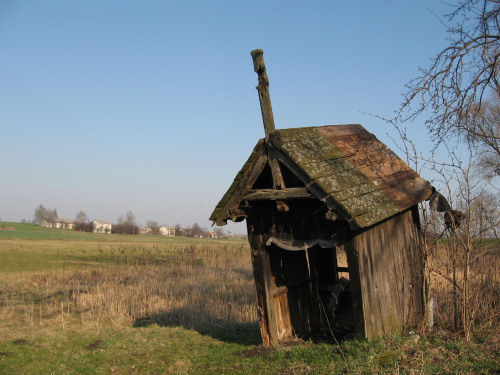 przydrożna kapliczka w okolicach Częstochowy