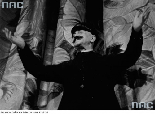 Aktor Józef Orwid w sztuce " Jar " w Teatrzyku w Warszawie_07.1943 r.