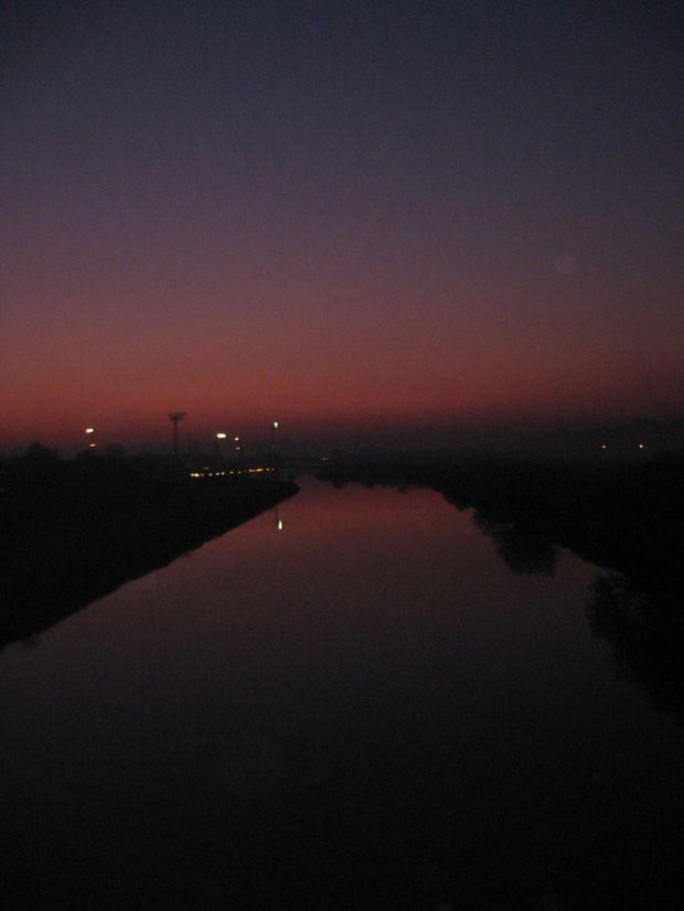 Zachód słońca-Wrocław Nadodrze #Nadodrze #niebo #rzeka #woda #Wrocław #ZachódSłońca #Odra