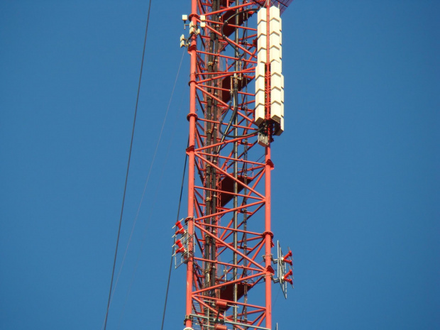 Dodatkowy systemik antenowy Maszt w Sremie