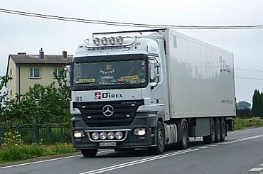 lesio i marcinek w środku #samochody #ciężarówki #tir #mercedes #droga