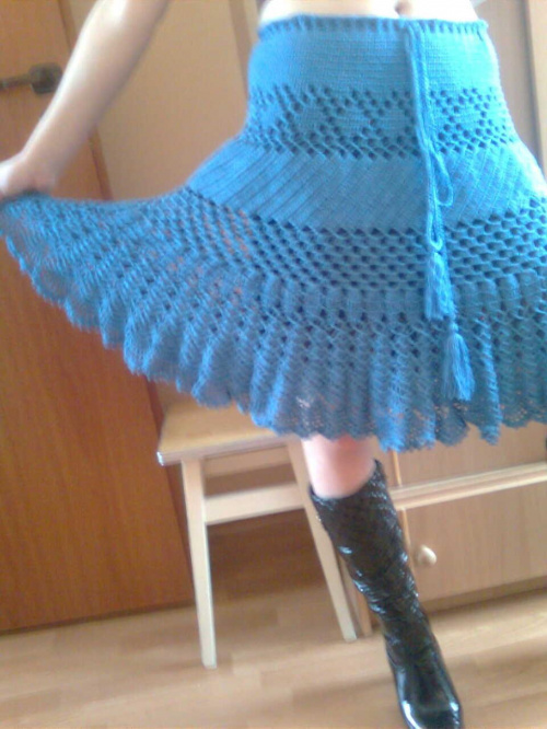 Spódniczka szydełkowa, moje ostatnio wydziergane dzieło #OdzieżSzydełkowa #spódnica #szydełkiem #rękodzieło #almina #włóczka #RobótkiSzydełkowe #robótkowanie #szydełkowce