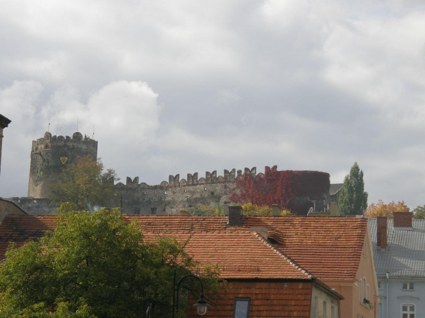 zamek Bolków w jesiennej aurze #zamek #Bolków #jesień