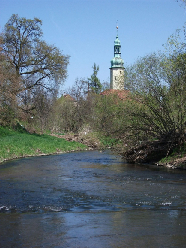 Rzeka Kwisa,w oddali kościół na Uniegoszczy.