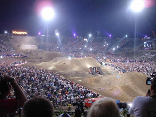 !!! #Warszawa #motocykle #zawody #StadionDziesięciolecia #StadionNarodowy #TravisPastrana