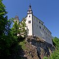 Zamek Hruby Rohozec jest położony na wysokich skałach #Czechy #CzeskiRaj #HrubyRohozec #Turnov