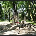 JASŁO - Grób Nieznanego Żołnierza z 1894r. w parku miejskim.