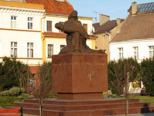 Strzelce Opolskie - pomnik Ofiarom Wojny i Przemocy