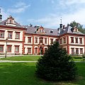 Pałac hrabiego Jana Nepomucena Harracha od którego ma nazwę miesjcowość przygraniczna koło Jakuszyc.. #Czechy #Jilemnice #park