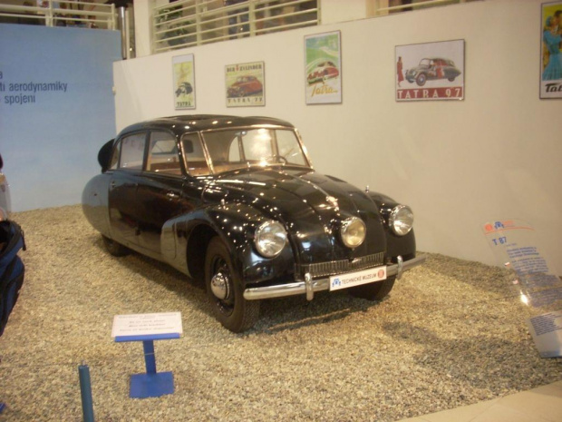 Tatra T87