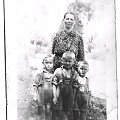 Rok 1953 moja prababcia Janina Gryglas i jej mali podopieczni #Grębków #Kózki #WiekXIX #WiekXX