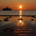 Szwecja: zachód słońca z perspektywy meduz #Szwecja #ZachódSłońca #meduzy #morze