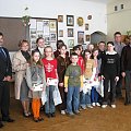 Rozdanie nadród w konkursie na stroik swiąteczny.